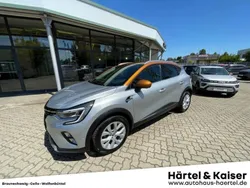Zweifarbig: highland (grau) (grau) Gebraucht 2021 Renault Captur Intens SUV | 17.490 € (Fairer Preis)