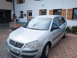 Silber Gebraucht 2005 VW Polo Trendline Limousine | 2.000 € (Teuer)
