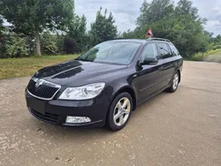 Schwarz Gebraucht 2012 Skoda Octavia Family Kombi | 4.599 € (Guter Preis)