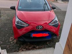 Rot Gebraucht 2018 Toyota Aygo Kleinwagen | 9.000 € (Etwas zu teuer)
