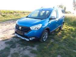 Blau Gebraucht 2016 Dacia Dokker Stepway Van / Kleinbus | 11.888 €