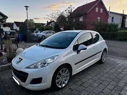 Weiß Gebraucht 2011 Peugeot 207 Kleinwagen | 3.100 € (Teuer)
