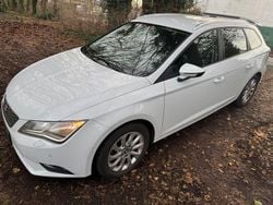 Weiß Gebraucht 2014 Seat Leon ST Style Kombi | 5.750 € (Guter Preis)