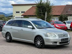 Silber Gebraucht 2005 Toyota Avensis Sol Kombi | 1.999 € (Guter Preis)