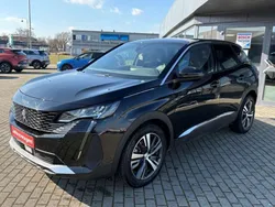 Lackierung schwarz perla nera/ Gebraucht 2024 Peugeot 3008 Allure SUV | 28.990 € (Fairer Preis)