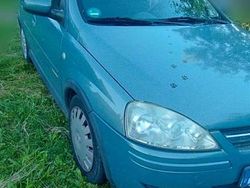 Grün Gebraucht 2002 Opel Corsa Kleinwagen | 400 € (Superpreis)