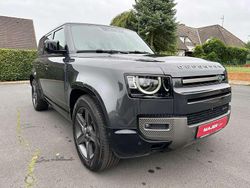 Grau Gebraucht 2023 Land Rover Defender Dynamic SUV | 65.890 € (Fairer Preis)