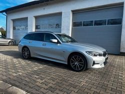 Silber Gebraucht 2021 BMW 320e Sport Line Kombi | 20.700 € (Fairer Preis)