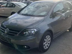 Grau Gebraucht 2005 VW Golf Plus Cross Comfortline Van / Kleinbus | 4.999 € (Fairer Preis)