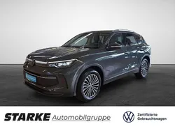 Grau (delfingrau metallic) Gebraucht 2024 VW Tiguan Life SUV | 34.490 € (Fairer Preis)
