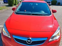 Rot Gebraucht 2011 Opel Astra Design Edition Kombi | 4.100 € (Fairer Preis)