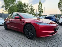 Rot Gebraucht 2024 Tesla Model 3 Long Range Limousine | 41.950 €