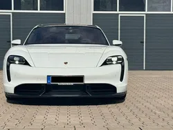 Weiß Gebraucht 2021 Porsche Taycan Turbo S Limousine | 84.000 € (Guter Preis)