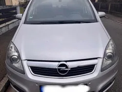 Grau Gebraucht 2006 Opel Zafira Van / Kleinbus | 1.000 €