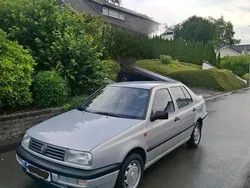 Silber Gebraucht 1992 VW Vento Limousine | 4.000 €