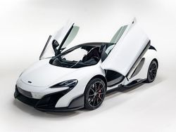 Weiß Gebraucht 2016 McLaren 675LT Coupé | 300.000 €