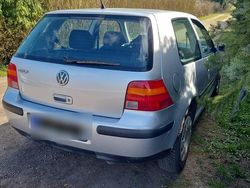 Silber Gebraucht 2002 VW Golf IV Kleinwagen | 1.850 € (Fairer Preis)