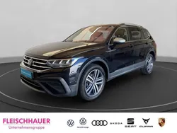 Schwarz Gebraucht 2022 VW Tiguan Allspace Life SUV | 34.480 € (Fairer Preis)