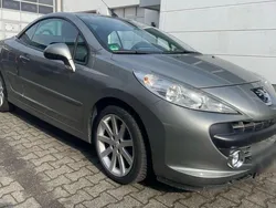 Grau Gebraucht 2009 Peugeot 207 CC Cabrio | 6.450 € (Fairer Preis)