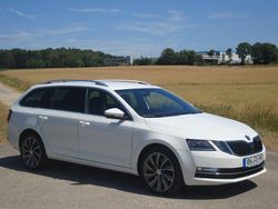 Weiß Gebraucht 2019 Skoda Octavia LAURIN & KLEMENT Limousine | 18.490 € (Fairer Preis)