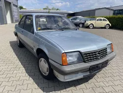 Grau Gebraucht 1985 Opel Ascona Kombi | 1.250 €