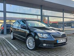 Schwarz Gebraucht 2015 Skoda Superb Elegance Kombi | 11.700 € (Guter Preis)