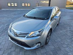 New medium silver Gebraucht 2013 Toyota Avensis Edition Kombi | 11.000 € (Etwas zu teuer)