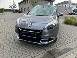 Grau Gebraucht 2013 Renault Scénic III Dynamique Van / Kleinbus | 3.999 € (Fairer Preis)