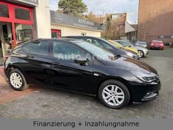 Schwarz Gebraucht 2016 Opel Astra Active Limousine | 9.300 € (Fairer Preis)