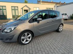Grau Gebraucht 2010 Opel Meriva Innovation Van / Kleinbus | 3.499 € (Guter Preis)