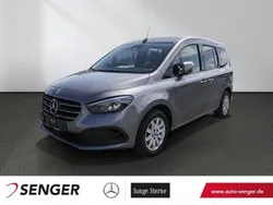 Grau Gebraucht 2023 Mercedes T180 Progressive Van / Kleinbus | 27.850 € (Fairer Preis)