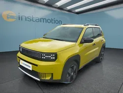 Gelb Neu 2025 Fiat Panda Kleinwagen | 23.499 € (Etwas zu teuer)