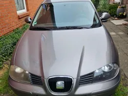 Grau Gebraucht 2005 Seat Ibiza Reference Limousine | 500 € (Superpreis)