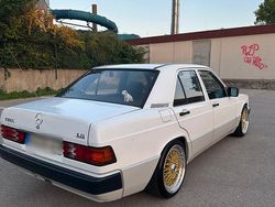 Weiß Gebraucht 1992 Mercedes 190 Limousine | 5.400 €