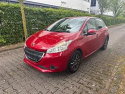 Rot Gebraucht 2015 Peugeot 208 Active Kleinwagen | 4.900 € (Guter Preis)