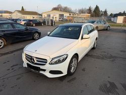 Weiß Gebraucht 2015 Mercedes C220 Kombi | 7.400 €