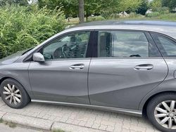 Grau Gebraucht 2013 Mercedes B200 Van / Kleinbus | 11.599 € (Teuer)