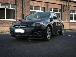 Schwarz Gebraucht 2015 Opel Astra Style Kleinwagen | 7.900 € (Guter Preis)