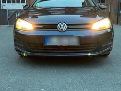 Blau Gebraucht 2015 VW Golf VII Kombi | 7.999 €