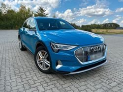 Blau Gebraucht 2019 Audi Q8 e-tron SUV | 35.000 €