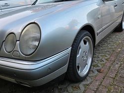 Silber Gebraucht 1998 Mercedes E240 Limousine | 4.200 €