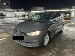 Grau Gebraucht 2022 VW Touran Van / Kleinbus | 14.998 € (Guter Preis)