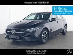 Lack kosmosschwarz Gebraucht 2024 Mercedes A200 Progressive Limousine | 28.390 € (Guter Preis)