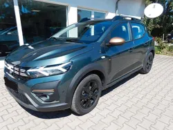 Grün Gebraucht 2024 Dacia Sandero Extreme Kleinwagen | 18.800 € (Fairer Preis)
