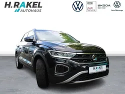 Schwarz Gebraucht 2023 VW T-Roc Life SUV | 22.950 € (Fairer Preis)