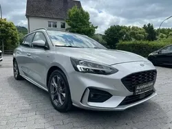 Silber Gebraucht 2019 Ford Focus ST-Line Limousine | 15.990 € (Fairer Preis)