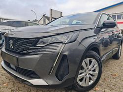 Grau Gebraucht 2023 Peugeot 5008 SUV | 19.635 € (Guter Preis)