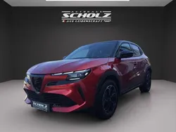 Rot Gebraucht 2024 Alfa Romeo Junior Edizione Speciale SUV | 43.890 € (Teuer)