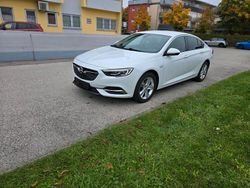 Weiß Gebraucht 2018 Opel Insignia Innovation Limousine | 14.300 € (Fairer Preis)