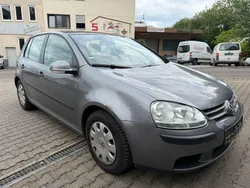 Grau Gebraucht 2005 VW Golf V Trendline Kleinwagen | 1.990 € (Superpreis)